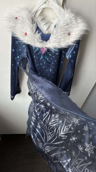 Платье Эльзы на 7 лет