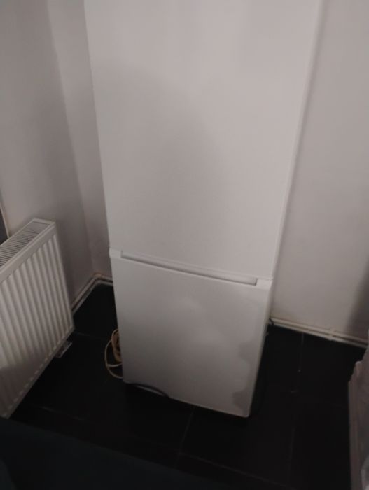 Vând combina frigorifica