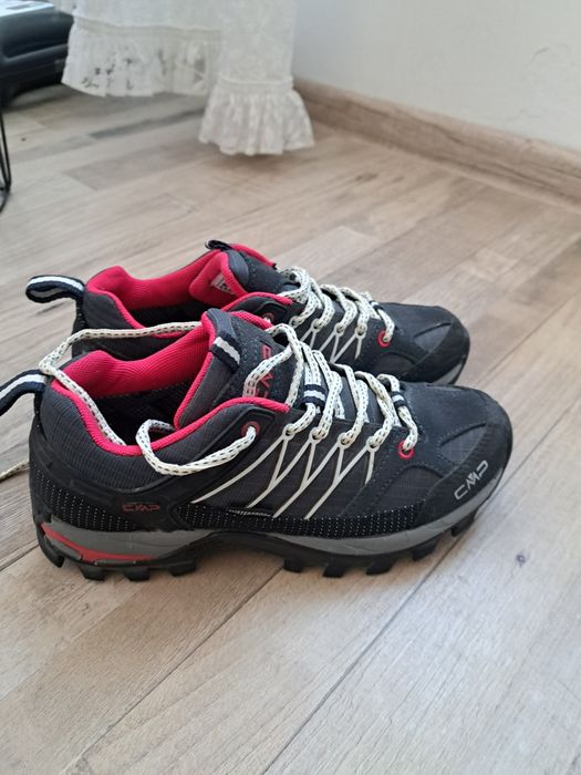 Туристически обувки, номер 37, марка CMP, много запазени.