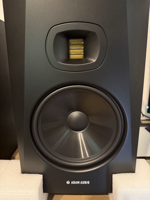 Monitoare audio Adam Audio T8V