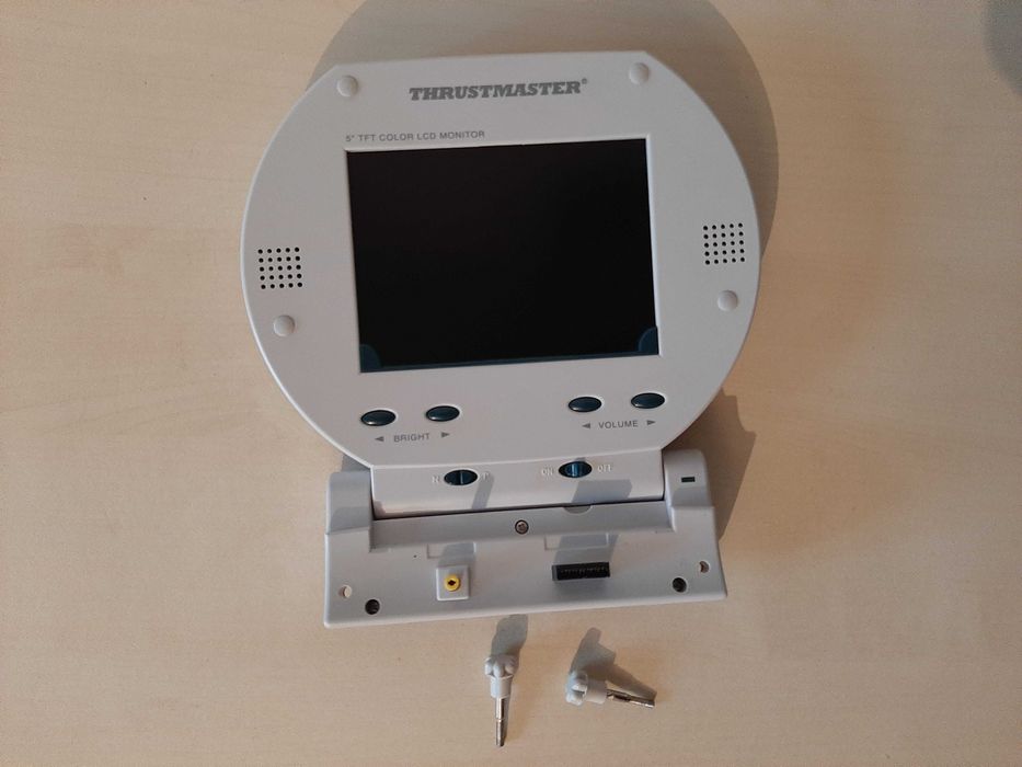 Монитор Thrustmaster XL Screenmate за Sony PSone – Работи отлично