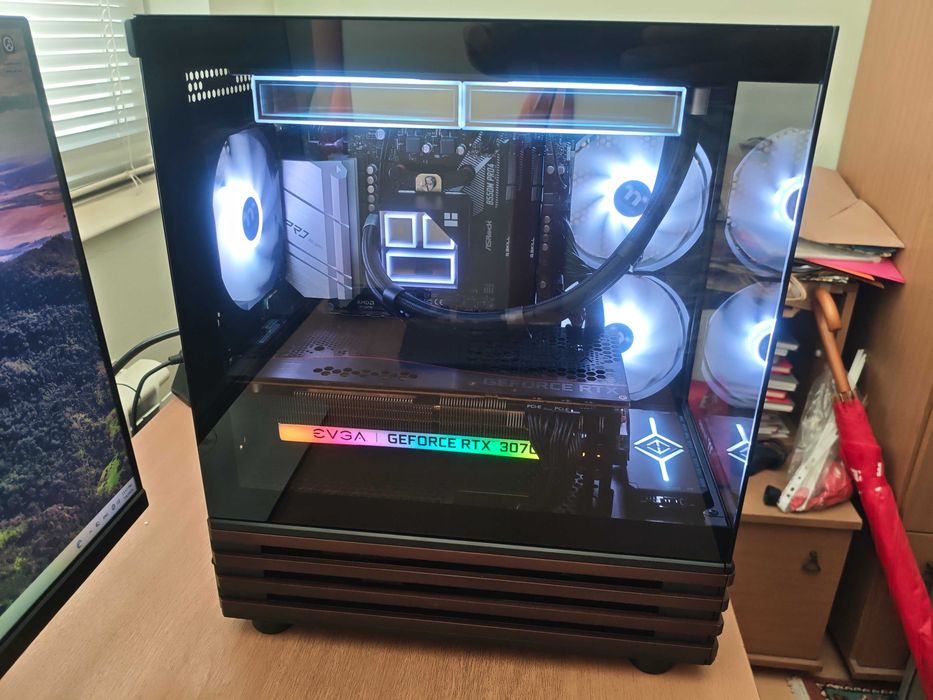 Геймърски компютър, Ryzen 5700x, Rtx 3070, 32gb Ram, 1tb ssd, 850W, водно охлаждане
