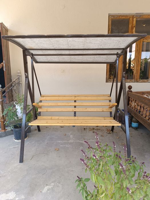 Качеле янги ясалган