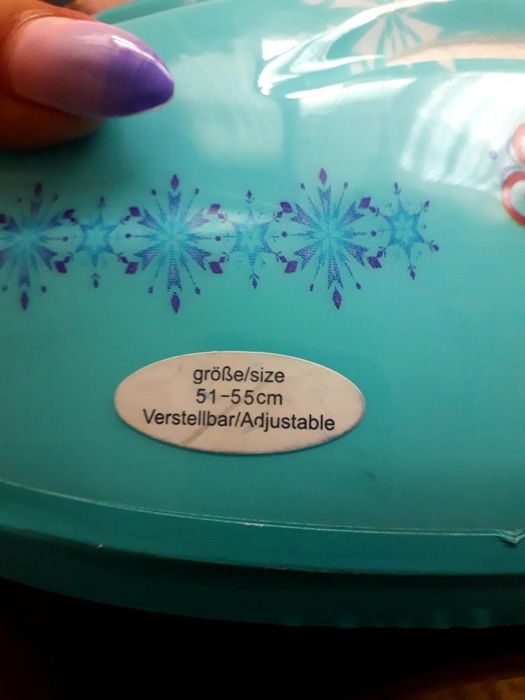 Нова каска за колоездене на Леденото кралство