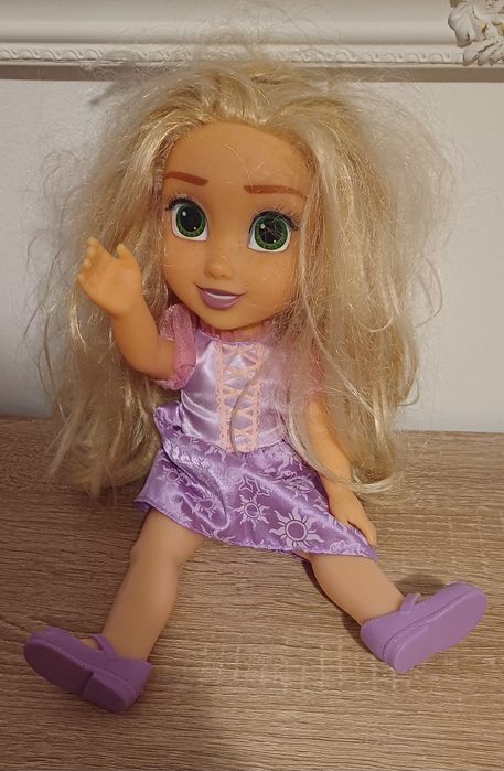 Papusa par blond pentru copii