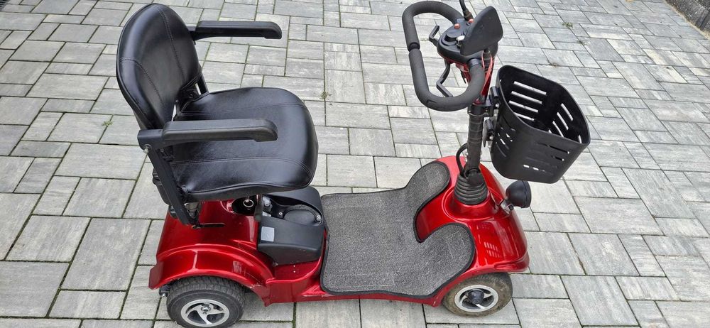 Scuter electric pentru mobilitate
