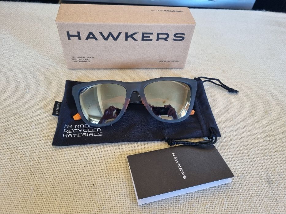 Ochelari de soare Hawkers. Noi.