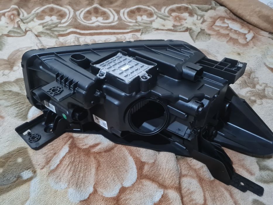 Фары на кия  к 8