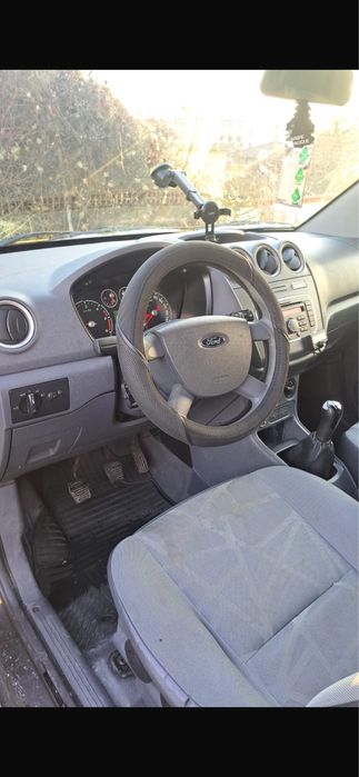 Продавам  автомобил Форд Конект