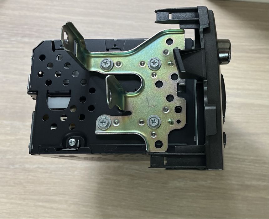 Toyota Auris - радио