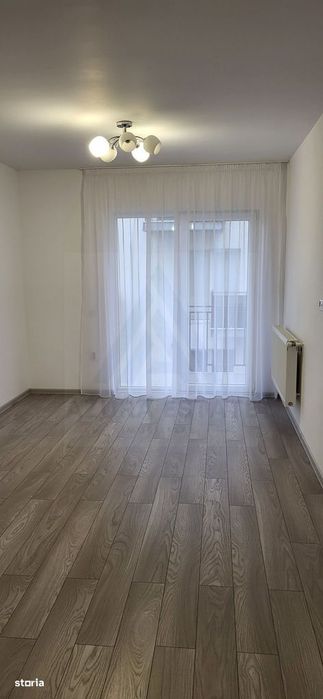 Apartament 3 camere 3 balcoane etaj 1 parcare zona Calea Cisnadiei — fotografia 1