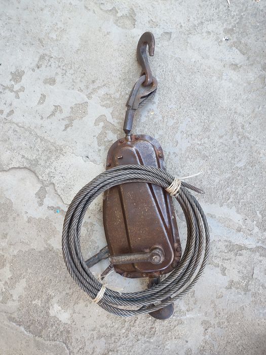 Продам лебёдку рычажную. 1.5тонны.