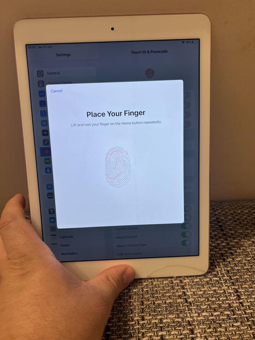 iPad Pro 9.7” Gold 32 GB WiFi – Perfect Funcțional