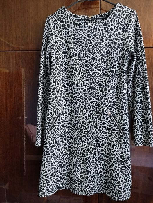 Дамска рокля, подходяща и за студени дни