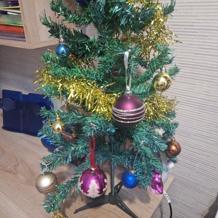 Продам ёлку 90 см