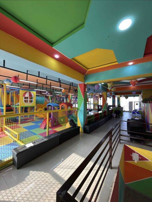 Bulung'ur tuman markazida joylashgan 400 kv.m Noturar Bino Sotiladi.