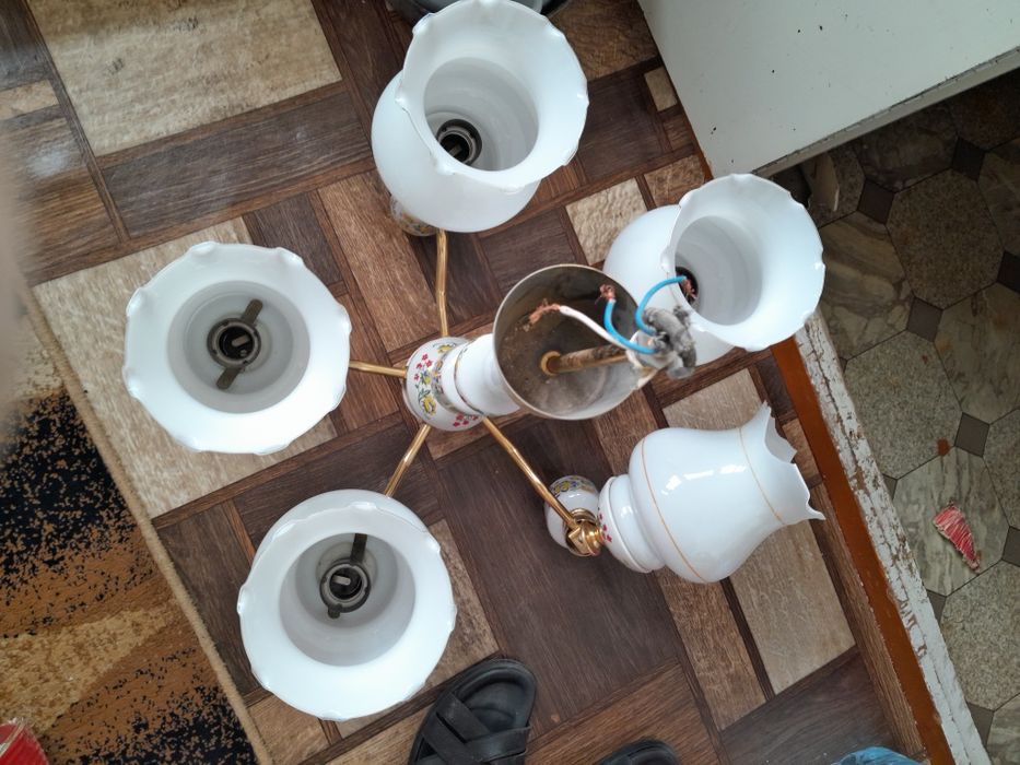 Люстра из давних времен