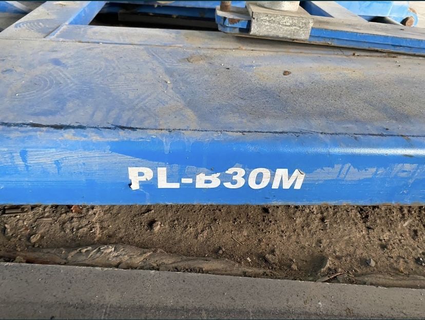 Авто подъемник марки PL-B30M