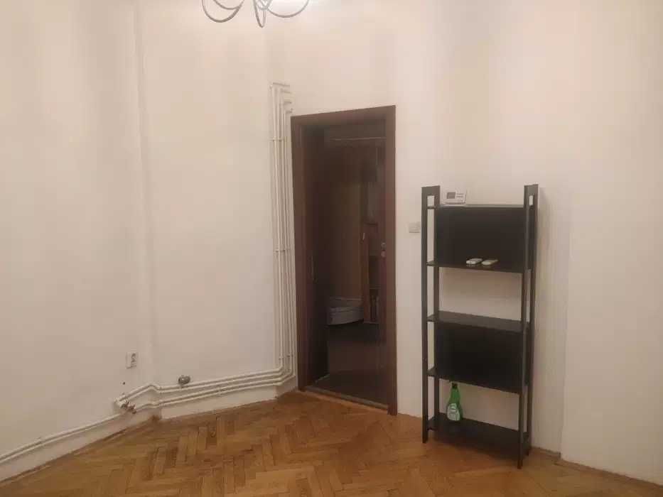 Inchiriere apartament 2 camere | 48 mp | Central – Mihai Eminescu | Etaj 1 | Nemobilat | 2 AC | Centrală proprie