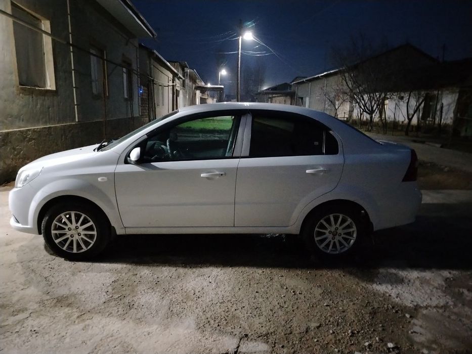 Ravon Nexia R3 sotiladi