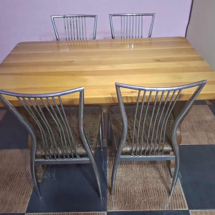 Продам столы и стулья