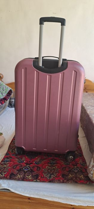 Чемоданлар  сотилади  1 таси  250000минг сум