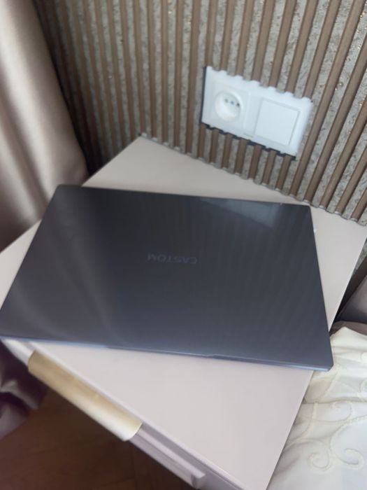 Продам ноутбук Castom