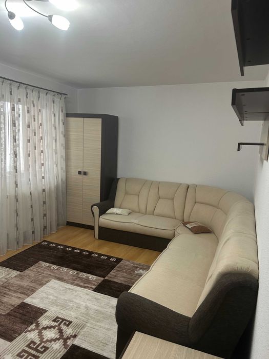 Ofer spre inchiriere apartament 3 camere, Bacau