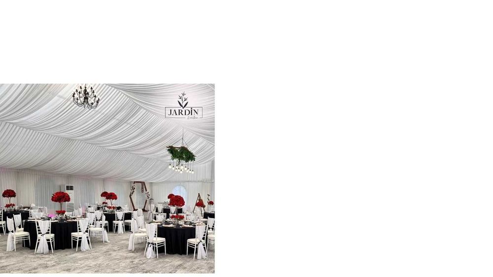 Cort evenimente de mari dimensiuni