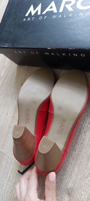 Обувки  естествен лак Marc
