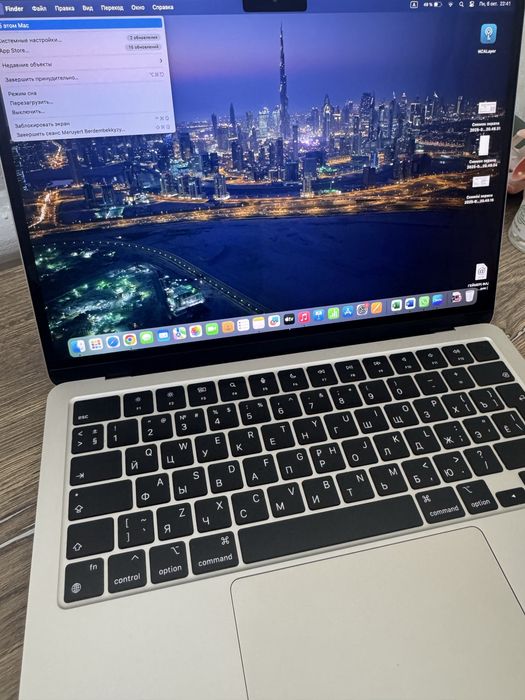 MacBook Air M3 (2024)