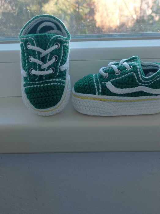 Плетени бебешки маратонки