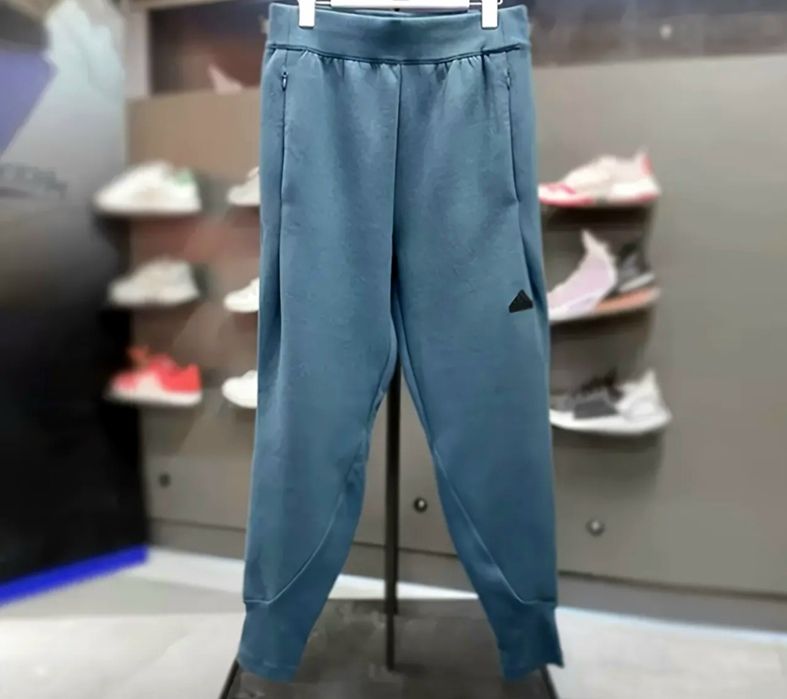 Супер готино мъжко долнище ADIDAS