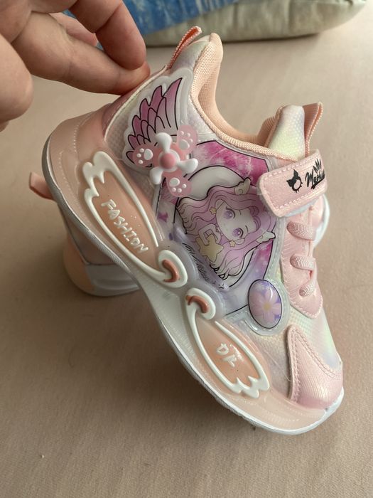 Светещи маратонки