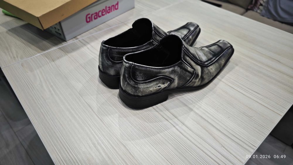 Подарявам мъжки обувки