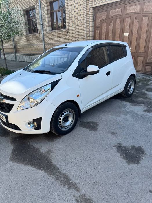 Srochna Spark sotiladi 2011 yil xolati ideal