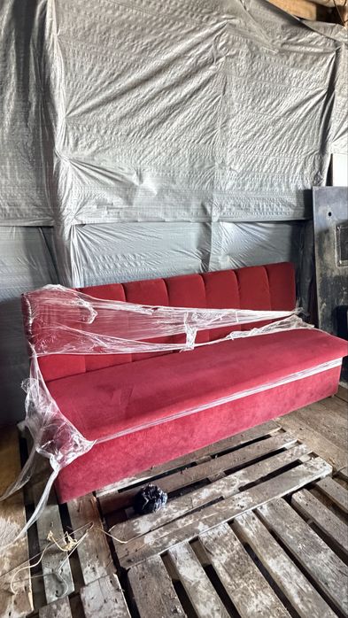 Мебель в Кафе диваны лавки перегородки