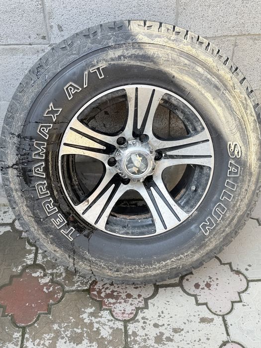 Продам комплект шин с дисками