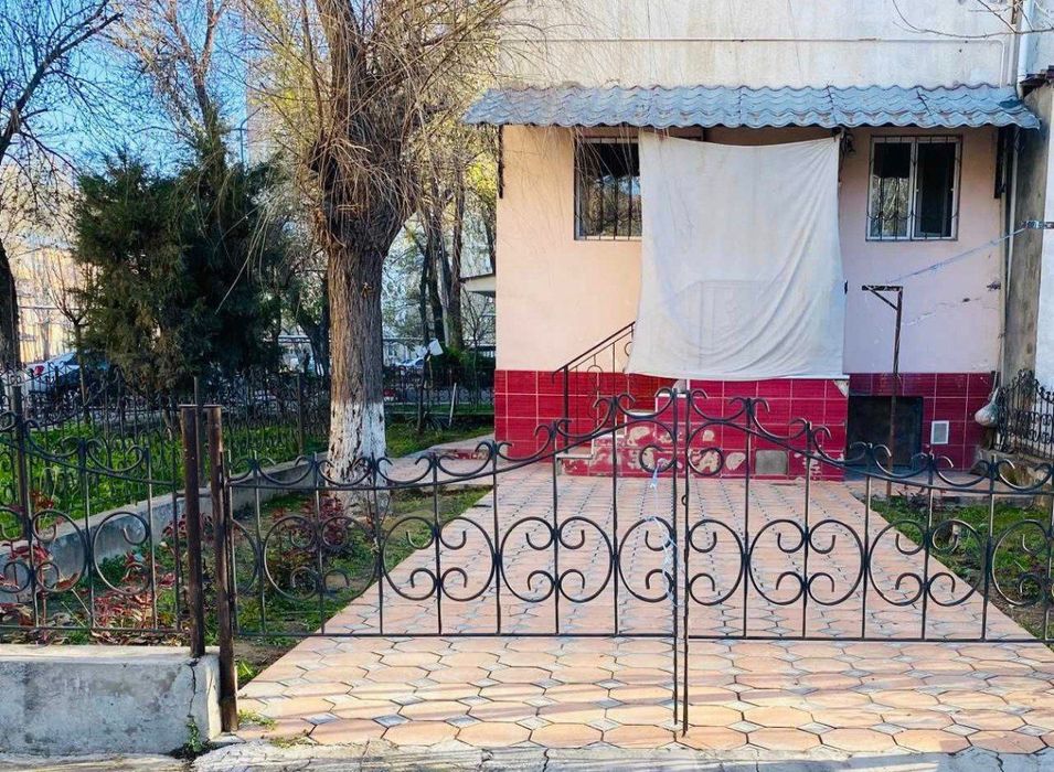 Продажа 1² хона 1 етаж 4 етажл 
Қора қамиш 2/1
Галаба боги