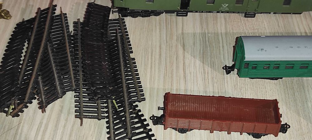 Pentru trenulet electric scara tt - 12 mm   locomotive - vagoane - linii sine 300 ron