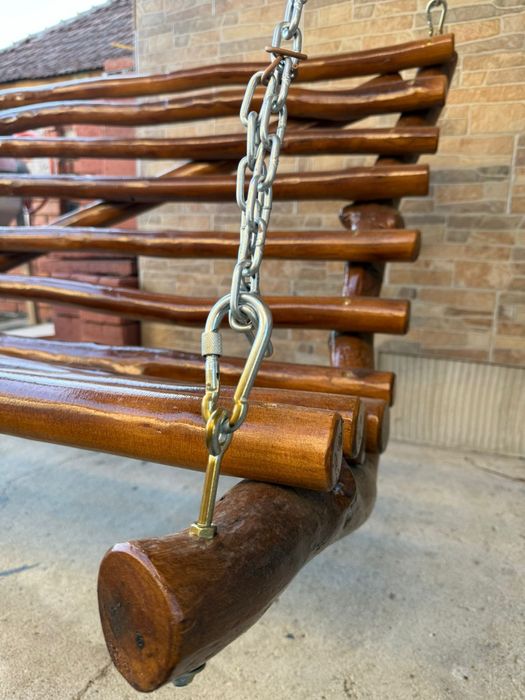 Vând leagăn din lemn pentru terasa sau gradina lucrat manual