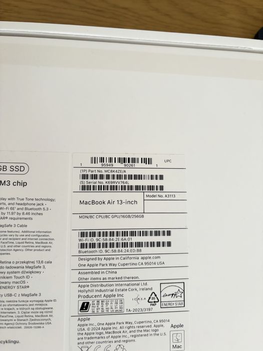 MacBook Air M3 - 16GB RAM, 100% батерия