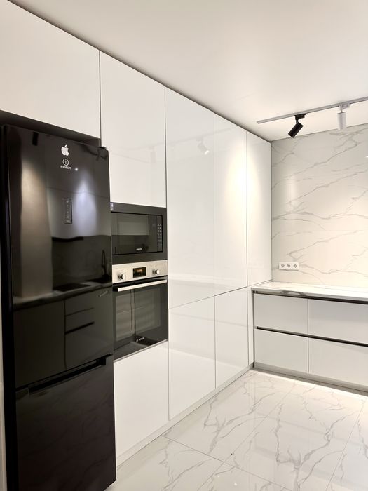 Продаю квартиру жк 12 месяцев