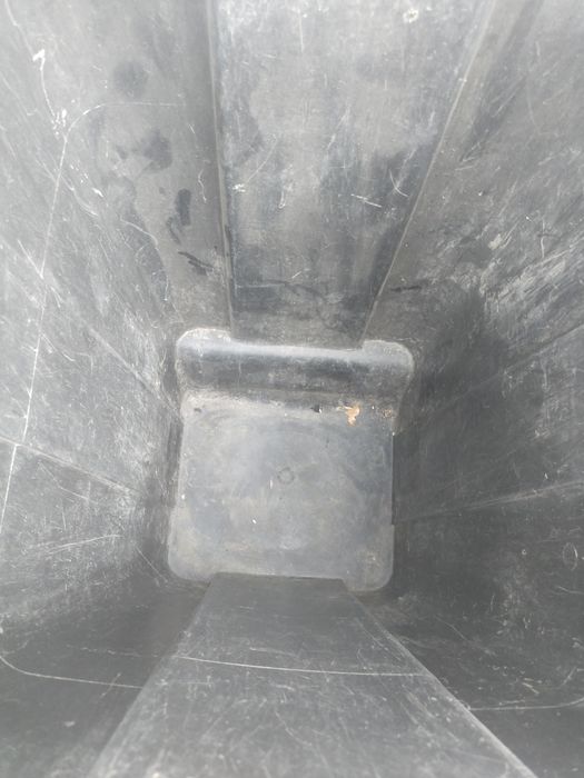 Продам мусорный бак