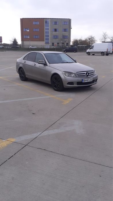 Vând Mercedes C Class 204