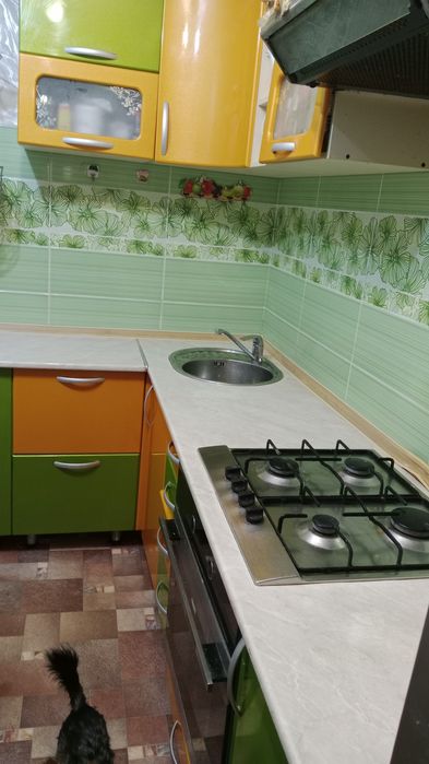 Продаю кухонный гарнитур