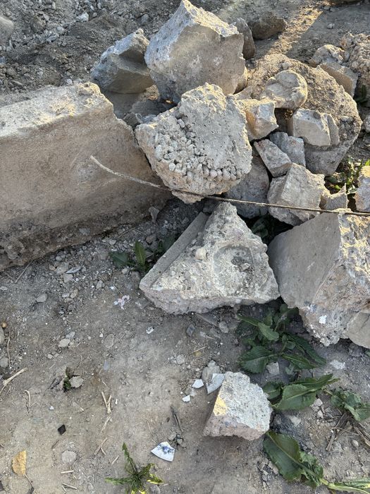 Отдам даром грунт / бетон