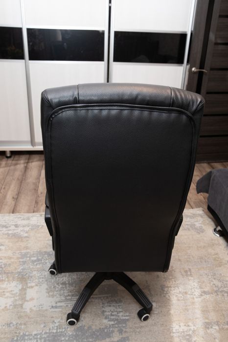 Кресло офисное в отличном состоянии