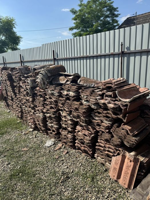 Țiglă Bramac din beton + coame și țigle laterale – stare bună