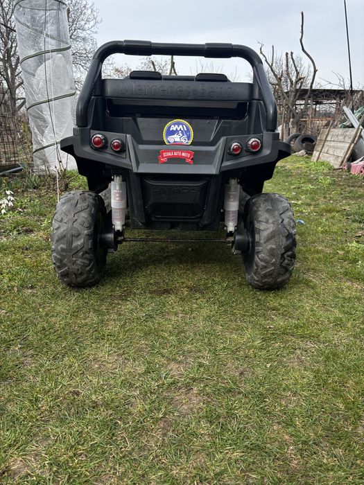 Masinuța 4x4 mercedes unimog 2 locuri